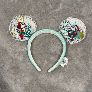 Disney parks winter themed Mickey and Minnie ears